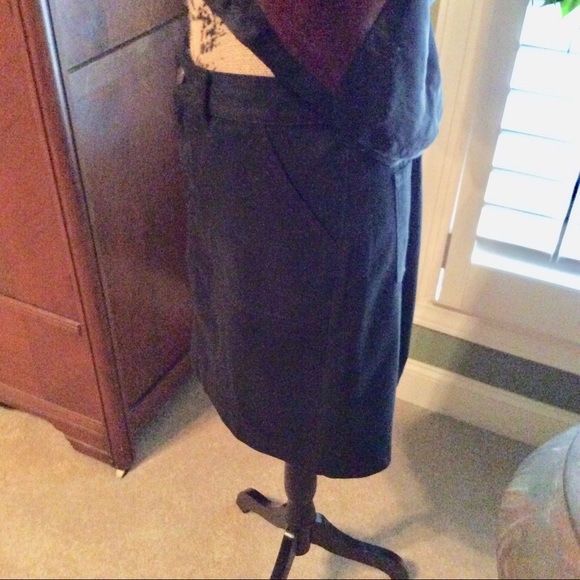 Short black skirt size 14 - Picture 3 of 5